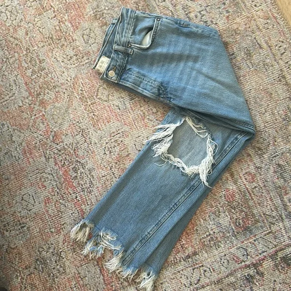 FREE PEOPLE ripped mid waist jeans - Picture 11 of 11
